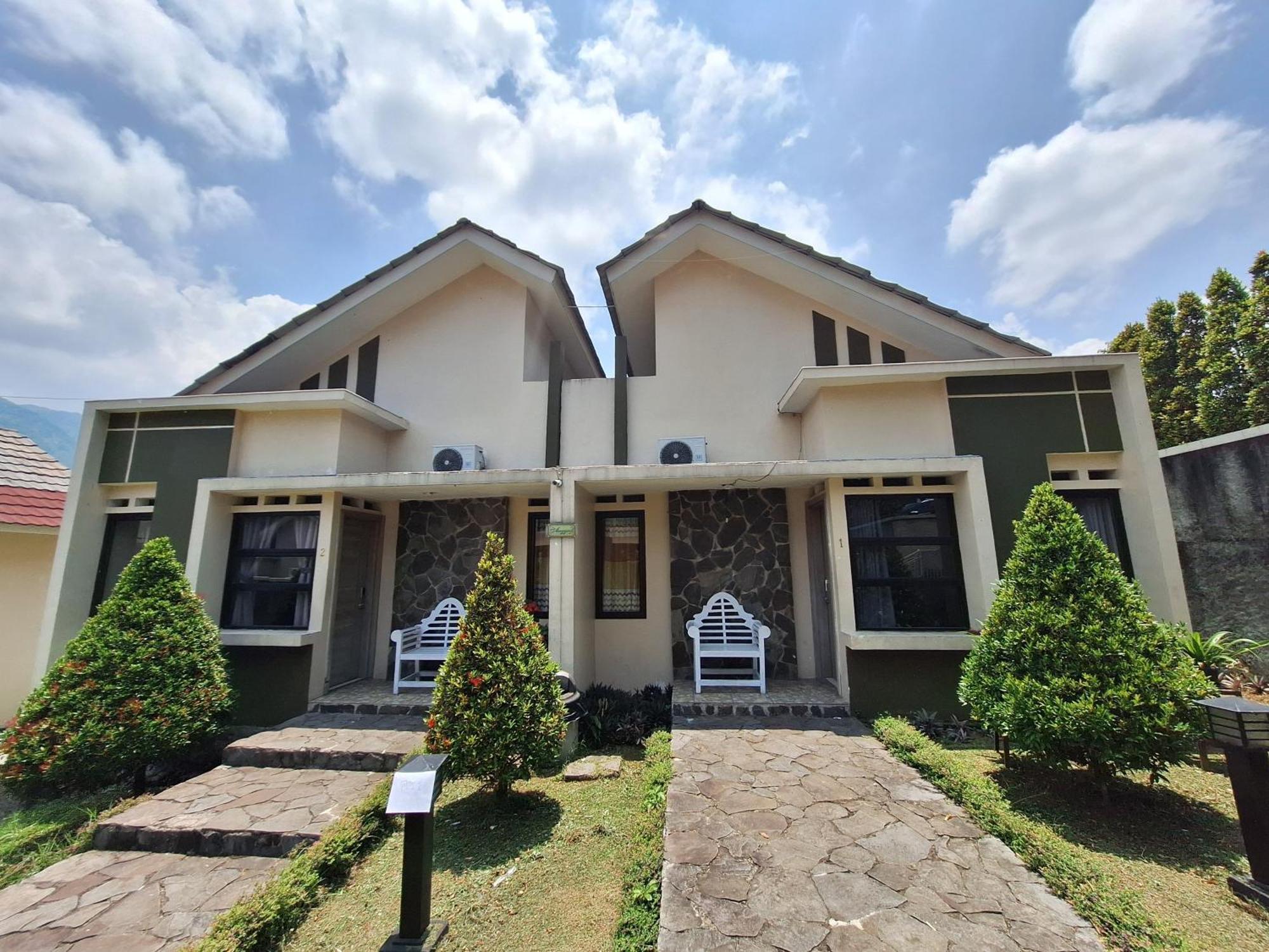 Urbanview Hotel Inkoppabri Cisarua Puncak Экстерьер фото