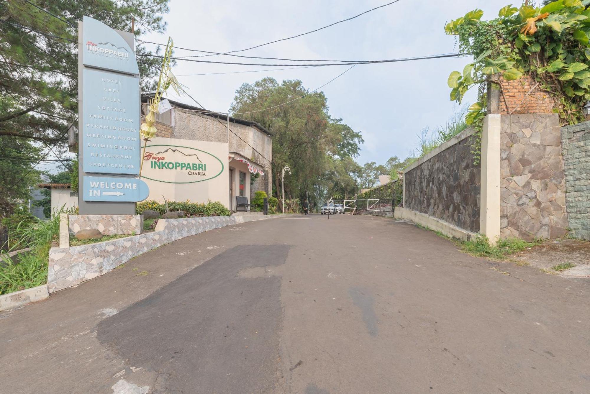 Urbanview Hotel Inkoppabri Cisarua Puncak Экстерьер фото