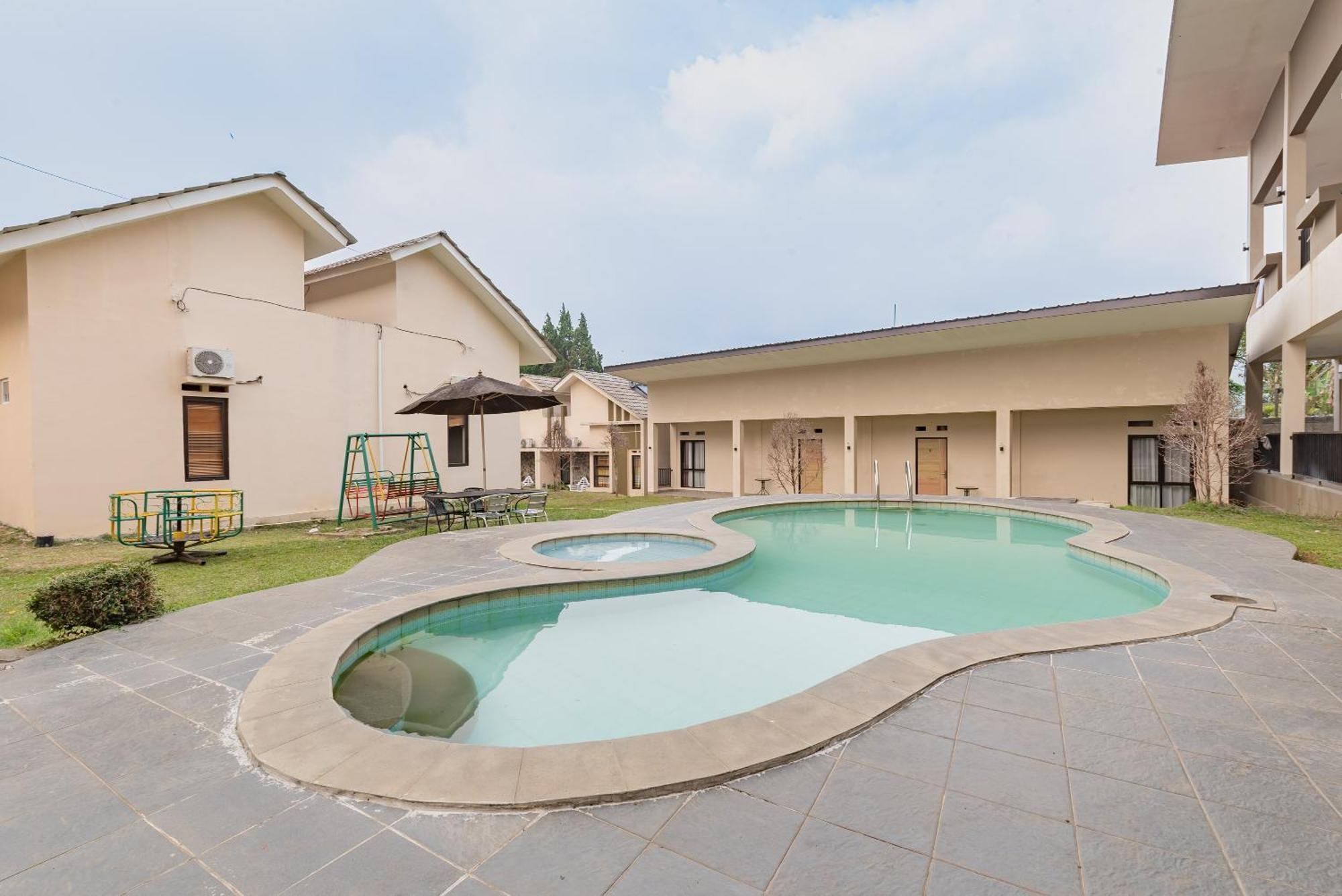 Urbanview Hotel Inkoppabri Cisarua Puncak Экстерьер фото